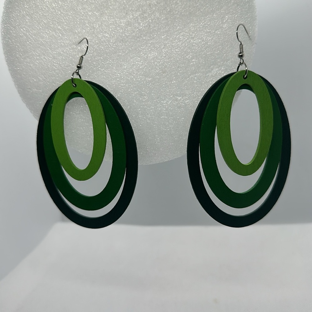 Minimalist style:Forest Green Wooden Earrings - Picture 7 of 11